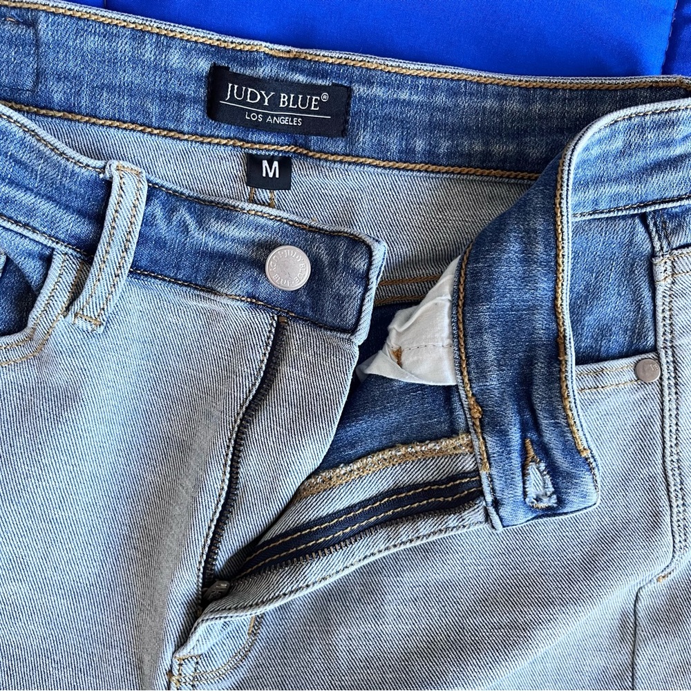 JUDY BLUE Two Tone Blue Denim Jean Shorts Medium - Picture 3 of 4